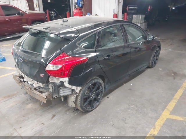 46100321 :رقم المزاد ، 1FADP3L92EL346359 vin ، 2014 Ford Focus St مزاد بيع