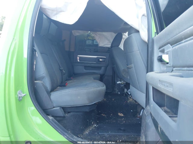 46100415 :رقم المزاد ، 3C6UR5JL0FG669491 vin ، 2015 Ram 2500 Big Horn مزاد بيع
