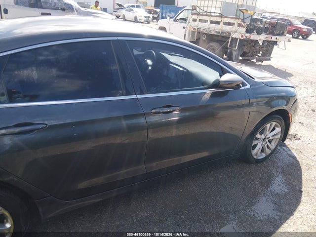 2015 Chrysler 200 Limited მანქანა იყიდება აუქციონზე, vin: 1C3CCCAB4FN669684, აუქციონის ნომერი: 46100459
