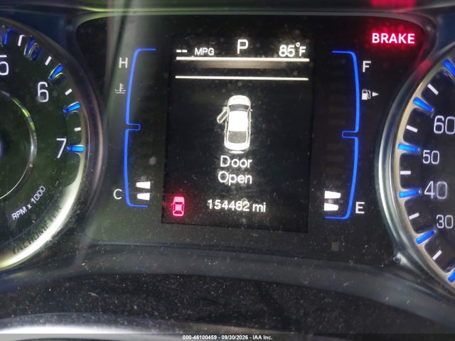 2015 Chrysler 200 Limited მანქანა იყიდება აუქციონზე, vin: 1C3CCCAB4FN669684, აუქციონის ნომერი: 46100459