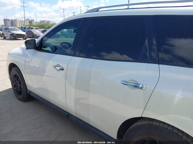 Продажа на аукционе авто 2017 Nissan Pathfinder Sl, vin: 5N1DR2MN1HC633699, номер лота: 46100483