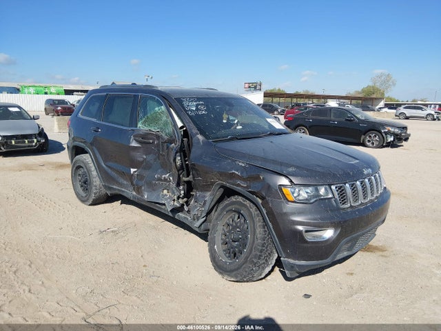 46100526 :رقم المزاد ، 1C4RJEAG0HC685608 vin ، 2017 Jeep Grand Cherokee Laredo 4x2 مزاد بيع