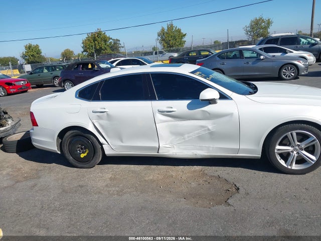 Volvo S90 T5 Momentum 2017 YV1102AK7H1009438 Image 13