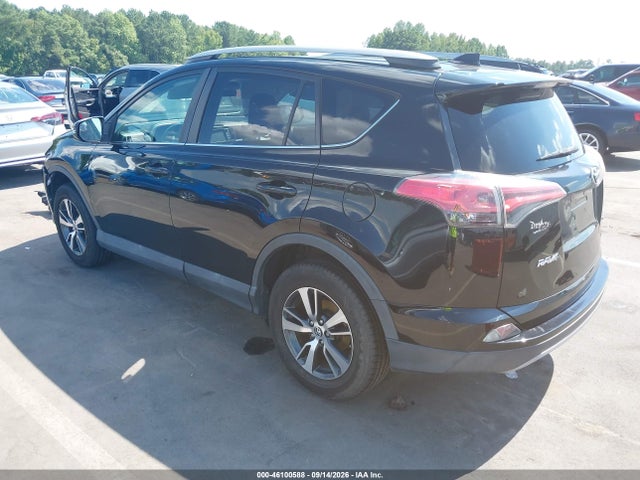 46100588 :رقم المزاد ، 2T3WFREV8HW379130 vin ، 2017 Toyota Rav4 Xle مزاد بيع