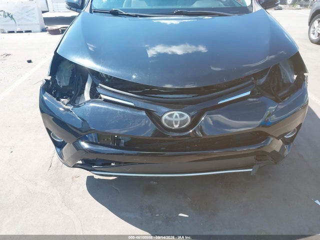 46100588 :رقم المزاد ، 2T3WFREV8HW379130 vin ، 2017 Toyota Rav4 Xle مزاد بيع