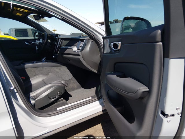 2026 Volvo Xc60 B5 Ultra Black Edition მანქანა იყიდება აუქციონზე, vin: YV4M12RD0T1324500, აუქციონის ნომერი: 46100628