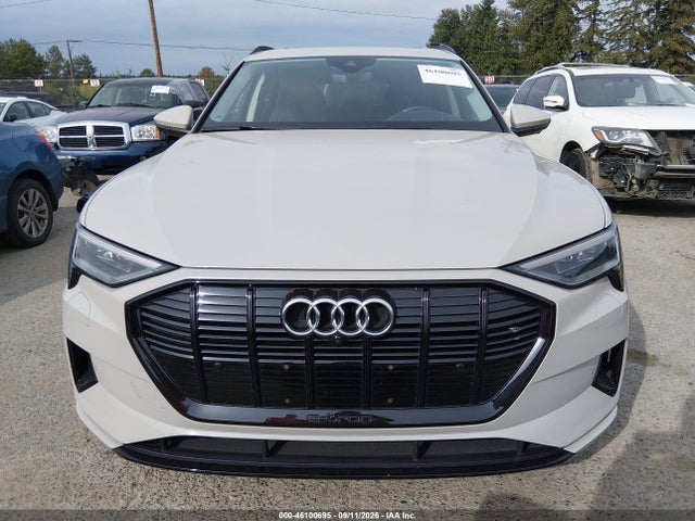 2021 Audi E-tron Prestige Quattro მანქანა იყიდება აუქციონზე, vin: WA1VABGE8MB003202, აუქციონის ნომერი: 46100695