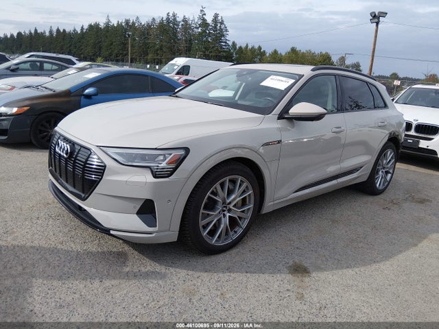 2021 Audi E-tron Prestige Quattro მანქანა იყიდება აუქციონზე, vin: WA1VABGE8MB003202, აუქციონის ნომერი: 46100695