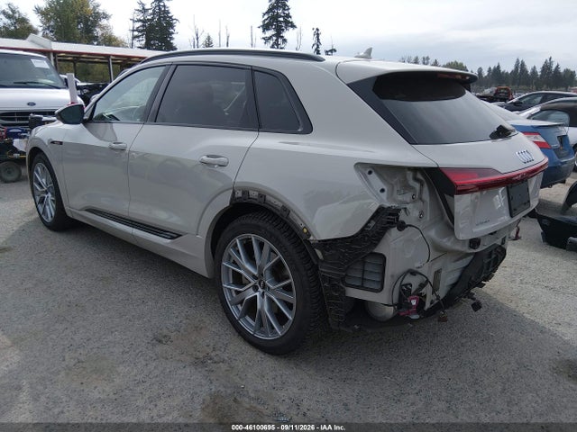 2021 Audi E-tron Prestige Quattro მანქანა იყიდება აუქციონზე, vin: WA1VABGE8MB003202, აუქციონის ნომერი: 46100695