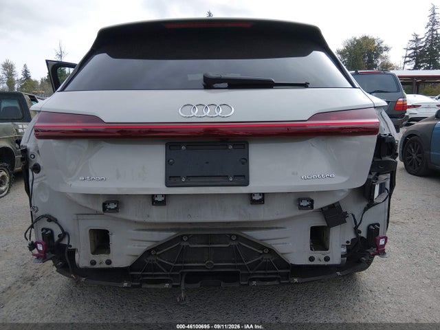 2021 Audi E-tron Prestige Quattro მანქანა იყიდება აუქციონზე, vin: WA1VABGE8MB003202, აუქციონის ნომერი: 46100695
