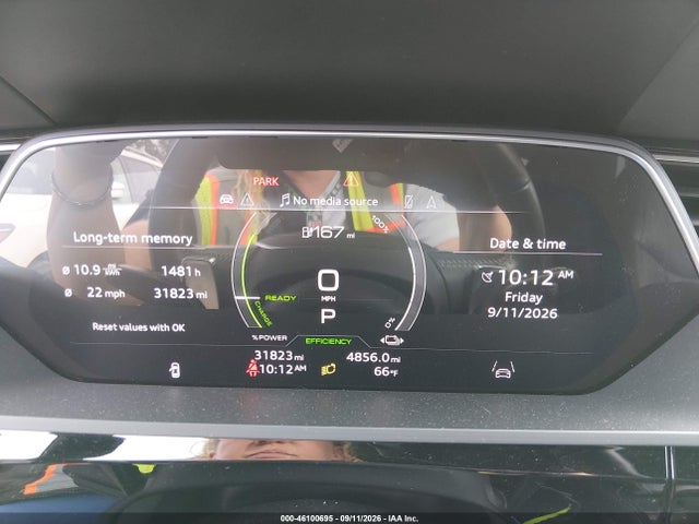 2021 Audi E-tron Prestige Quattro მანქანა იყიდება აუქციონზე, vin: WA1VABGE8MB003202, აუქციონის ნომერი: 46100695