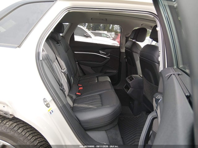2021 Audi E-tron Prestige Quattro მანქანა იყიდება აუქციონზე, vin: WA1VABGE8MB003202, აუქციონის ნომერი: 46100695
