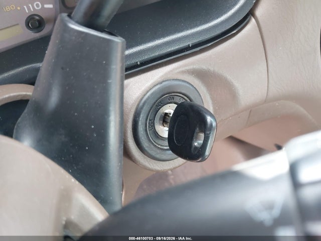 46100703 :رقم المزاد ، 5TDZT34A34S212557 vin ، 2004 Toyota Sequoia Sr5 V8 مزاد بيع