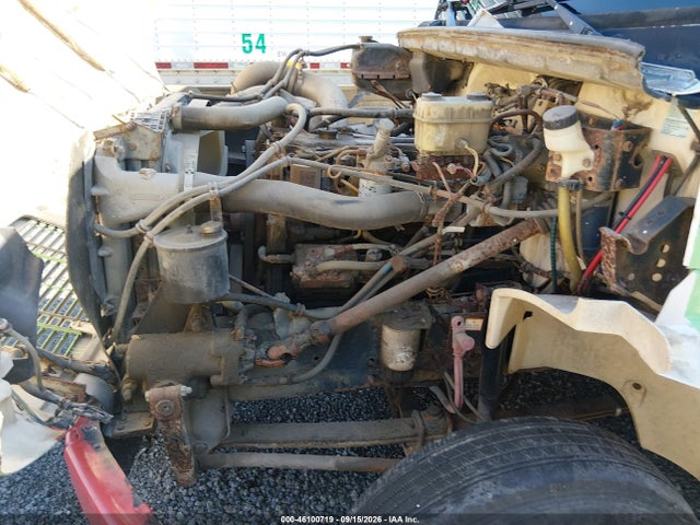 Продажа на аукционе авто 2001 Freightliner Medium Conventional Fl60, vin: 1FV3GJAC21HH10583, номер лота: 46100719