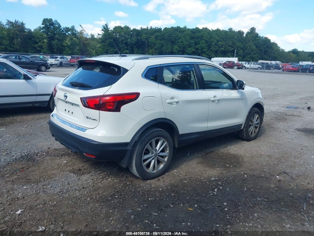 46100738 :رقم المزاد ، JN1BJ1CR1HW113277 vin ، 2017 Nissan Rogue Sport Sv مزاد بيع