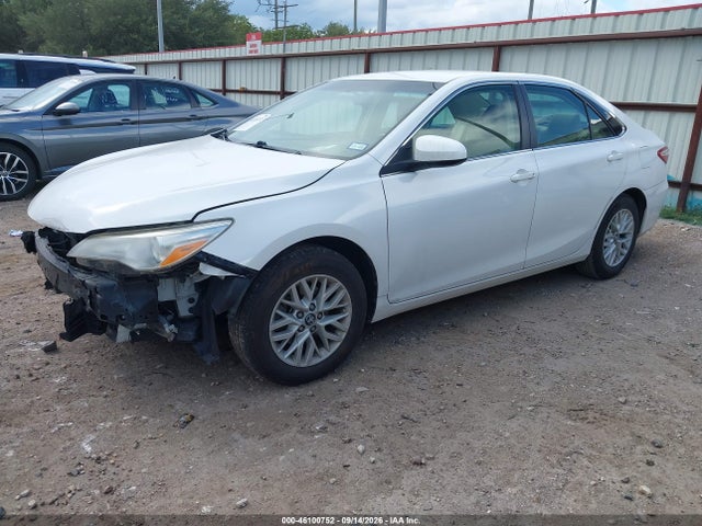 Toyota CAMRY LE 2017 4T1BF1FK3HU356125 Image 2