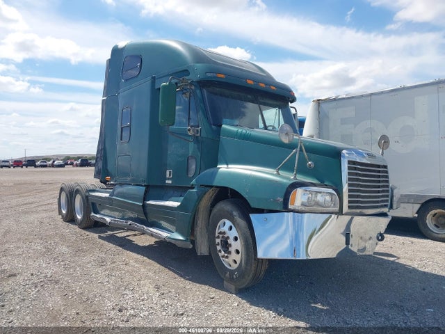 46100796 :رقم المزاد ، 1FUJBBCG72PK19611 vin ، 2002 Freightliner Conventional St120 مزاد بيع