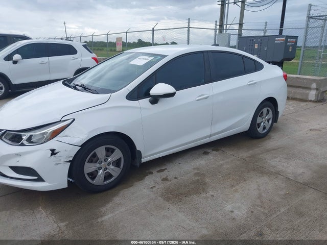 46100854 :رقم المزاد ، 1G1BC5SM8H7154559 vin ، 2017 Chevrolet Cruze Ls Auto مزاد بيع
