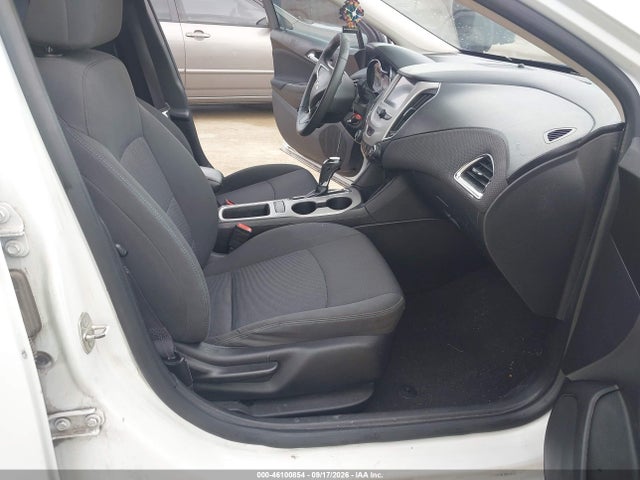 46100854 :رقم المزاد ، 1G1BC5SM8H7154559 vin ، 2017 Chevrolet Cruze Ls Auto مزاد بيع