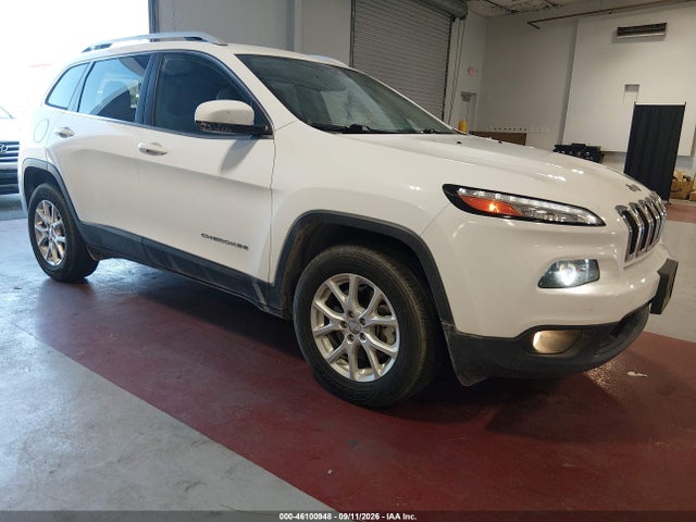 46100948 :رقم المزاد ، 1C4PJMCB8JD559256 vin ، 2018 Jeep Cherokee Latitude 4x4 مزاد بيع