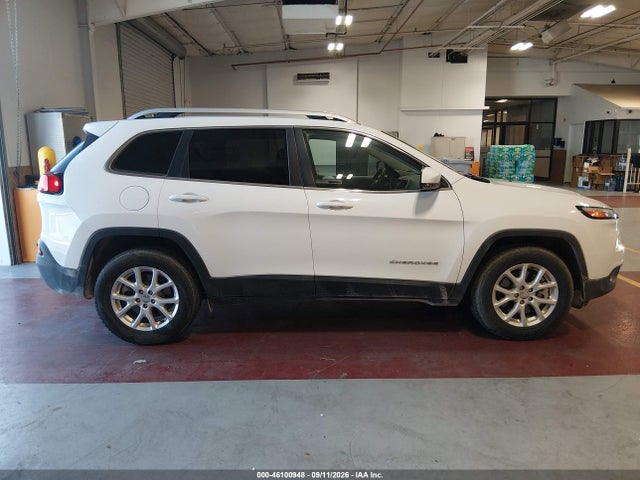 46100948 :رقم المزاد ، 1C4PJMCB8JD559256 vin ، 2018 Jeep Cherokee Latitude 4x4 مزاد بيع