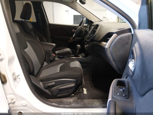 46100948 :رقم المزاد ، 1C4PJMCB8JD559256 vin ، 2018 Jeep Cherokee Latitude 4x4 مزاد بيع