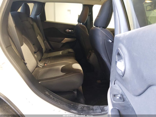 46100948 :رقم المزاد ، 1C4PJMCB8JD559256 vin ، 2018 Jeep Cherokee Latitude 4x4 مزاد بيع