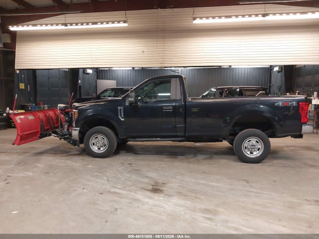 46101005 :رقم المزاد ، 1FTBF2B6XJEC48703 vin ، 2018 Ford F-250 Xl مزاد بيع