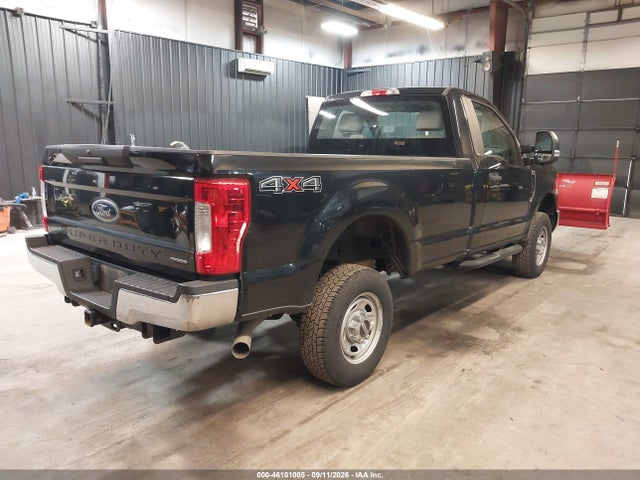 46101005 :رقم المزاد ، 1FTBF2B6XJEC48703 vin ، 2018 Ford F-250 Xl مزاد بيع