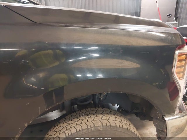 46101005 :رقم المزاد ، 1FTBF2B6XJEC48703 vin ، 2018 Ford F-250 Xl مزاد بيع