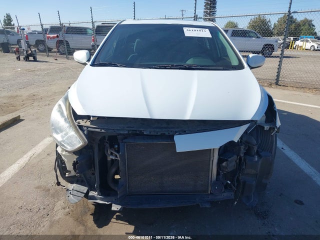 46101011 :رقم المزاد ، KMHCU5AE0DU085845 vin ، 2013 Hyundai Accent Se مزاد بيع