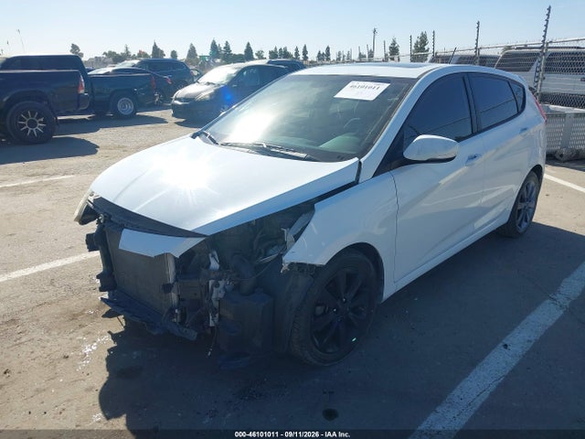 46101011 :رقم المزاد ، KMHCU5AE0DU085845 vin ، 2013 Hyundai Accent Se مزاد بيع