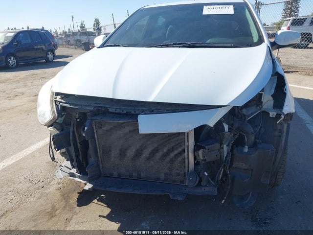 46101011 :رقم المزاد ، KMHCU5AE0DU085845 vin ، 2013 Hyundai Accent Se مزاد بيع