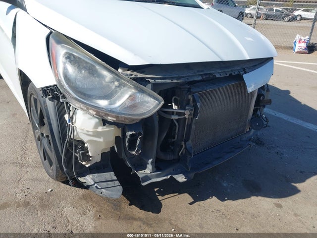 46101011 :رقم المزاد ، KMHCU5AE0DU085845 vin ، 2013 Hyundai Accent Se مزاد بيع