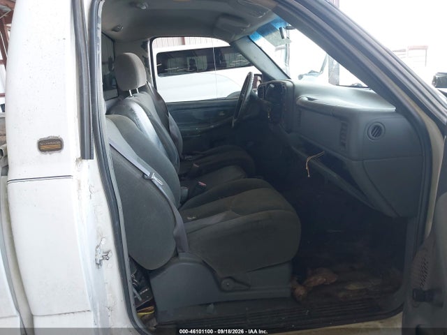 46101100 :رقم المزاد ، 1GCEC14W91Z180870 vin ، 2001 Chevrolet Silverado 1500 مزاد بيع