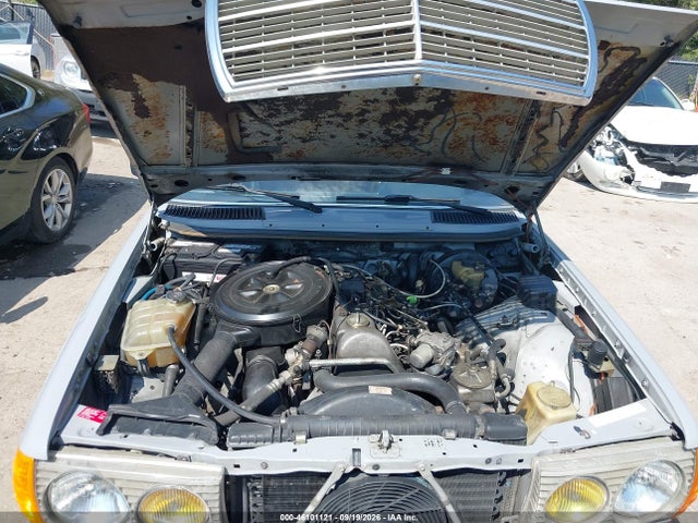 1983 Mercedes-benz 300 Dt მანქანა იყიდება აუქციონზე, vin: WDBAB33A3DB029635, აუქციონის ნომერი: 46101121