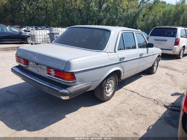 1983 Mercedes-benz 300 Dt მანქანა იყიდება აუქციონზე, vin: WDBAB33A3DB029635, აუქციონის ნომერი: 46101121