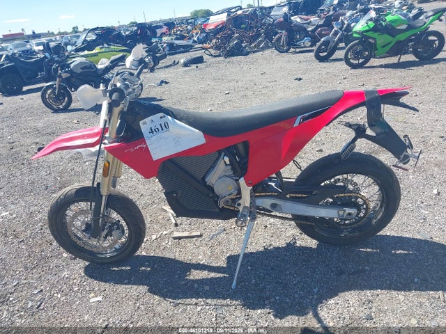 46101219 :رقم المزاد ، UDUEX1AE7SA003106 vin ، 2025 Stark Future Enduro مزاد بيع