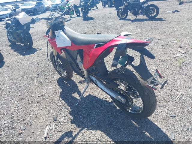 46101219 :رقم المزاد ، UDUEX1AE7SA003106 vin ، 2025 Stark Future Enduro مزاد بيع