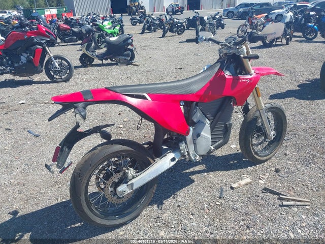 46101219 :رقم المزاد ، UDUEX1AE7SA003106 vin ، 2025 Stark Future Enduro مزاد بيع