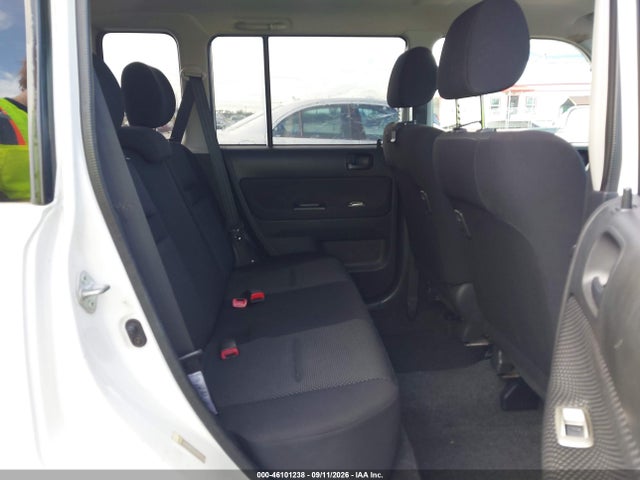 46101238 :رقم المزاد ، JTLKT324250171166 vin ، 2005 Scion Xb مزاد بيع