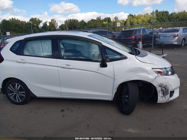 46101298 :رقم المزاد ، 3HGGK5H80FM725184 vin ، 2015 Honda Fit Ex/ex-l مزاد بيع