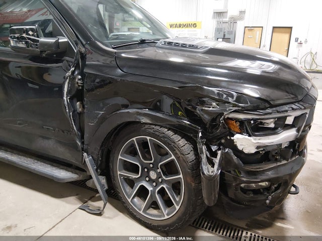 1C6SRFJT1KN670454 RAM 1500 Laramie 4x4 5&#039;7 Box