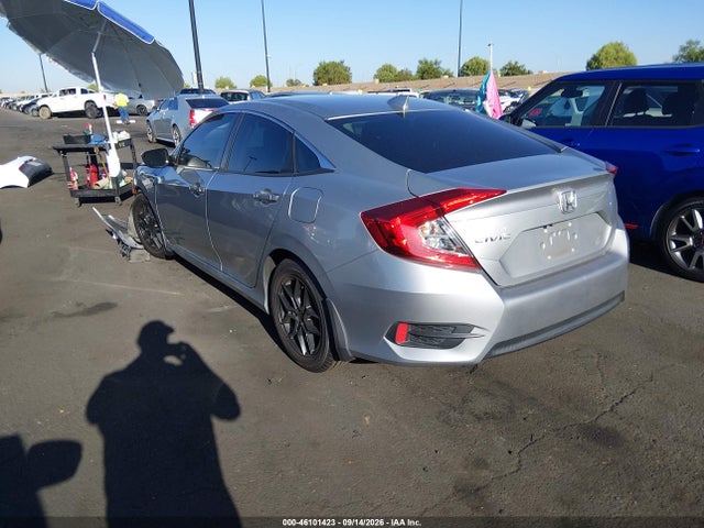 Honda CIVIC EX 2018 2HGFC2F76JH577843 Image 3
