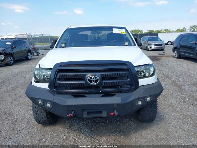 Продажа на аукционе авто 2011 Toyota Tundra Grade 5.7l V8, vin: 5TFRY5F12BX106456, номер лота: 46101521