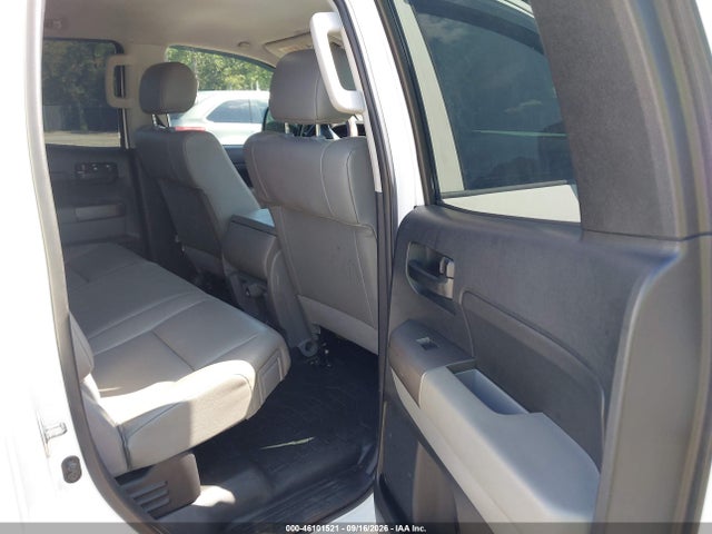 Продажа на аукционе авто 2011 Toyota Tundra Grade 5.7l V8, vin: 5TFRY5F12BX106456, номер лота: 46101521