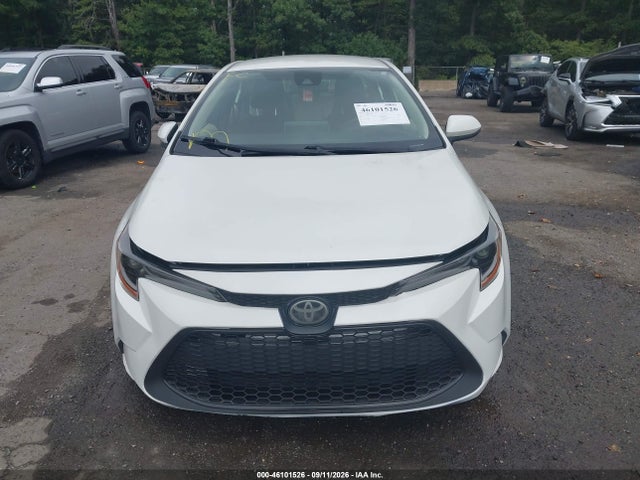 46101526 :رقم المزاد ، JTDEPRAE4LJ014580 vin ، 2020 Toyota Corolla Le مزاد بيع