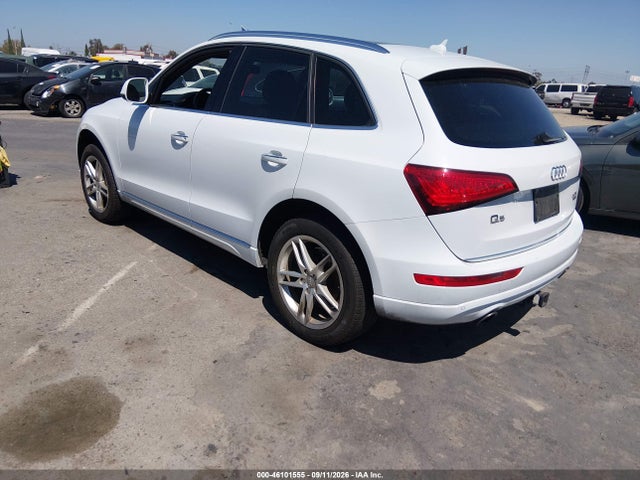 Audi Q5 2.0t Premium 2016 WA1L2AFP2GA130488 Image 3