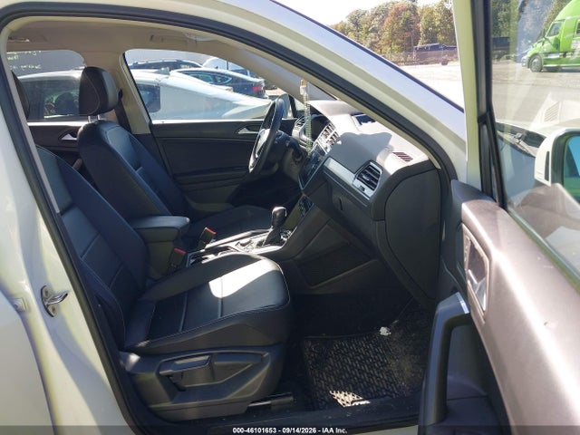 46101653 :رقم المزاد ، 3VV2B7AXXMM043644 vin ، 2021 Volkswagen Tiguan 2.0t Se/2.0t Se R-line Black/2.0t Sel مزاد بيع