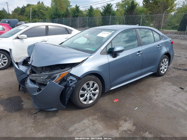 46101744 :رقم المزاد ، 5YFEPRAEXLP145105 vin ، 2020 Toyota Corolla Le مزاد بيع